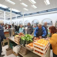 Po dolgih letih so koprske branjevke dočakale nadstre&scaron;ek na tržnici