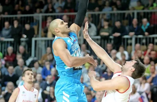 Jordan Morgan se  je v slovenskem  moštvu  odlično odrezal. 