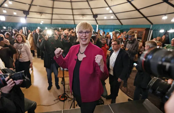 Nataša Pirc Musar v svojem volilnem štabu