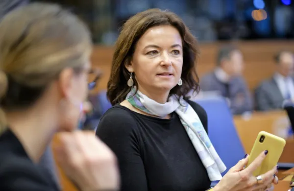 Slovenija bo sodelovala v misiji urjenja ukrajinskih vojakov, je  
napovedala zunanja ministrica Tanja Fajon.