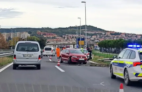 V soboto dopoldne sta mlada Gorenjca poskrbela za zastoje na 
štiripasovnici skozi Koper.