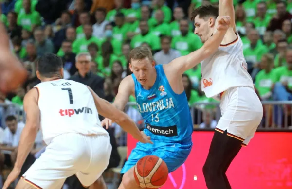 Slovenski košarkarji so nepričakovano zlahka odpravili Nemčijo