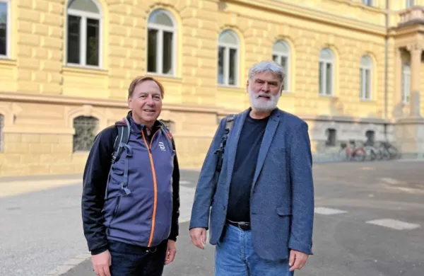 Mark Anielski in predstojnik Mediteranskega inštituta za okoljske 
študije ZRS Koper, prof. dr. Boris Kryštufek, v Mariboru.



