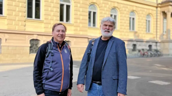 Mark Anielski in predstojnik Mediteranskega inštituta za okoljske 
študije ZRS Koper, prof. dr. Boris Kryštufek, v Mariboru.



