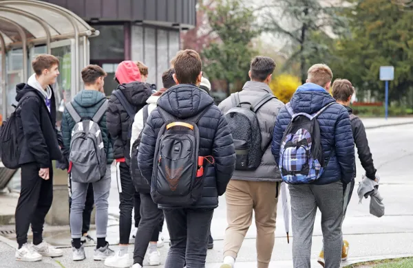 Tako Študentska organizacija Slovenije kot Študentska organizacija Univerze na Primorskem  opozarjata, da je inflacija 
prizadela veliko mladih, dijakov in študentov.