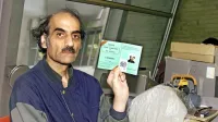 Merhan Karimi Nasseri leta 1999 na pariškem letališču