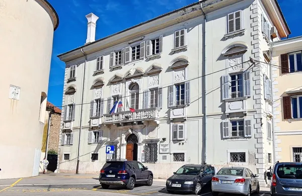 V projektu Primorci beremo so sodelovale tudi tri istrske knjižnice 
- Mestna knjižnica Izola, Osrednja knjižnica Srečka Vilharja Koper 
(na fotografiji) in Mestna knjižnica Piran.