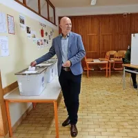 Kandidat Gibanja Svoboda Borut Zorn je svoj glas oddal v 
Renčah