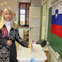 V Ajdovščini je volila tudi magistra Nada Pirjevec.