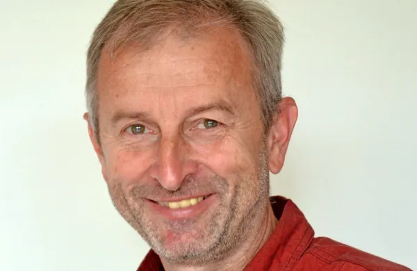 Erik Modic (Valter Makovec in skupina volilcev)