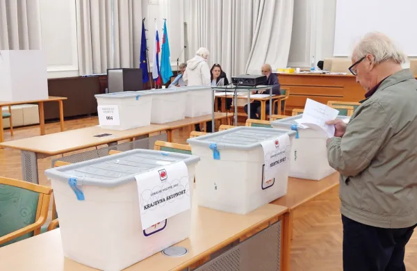 V Sloveniji bi morali začeti razpravo o omejitvi županskih mandatov