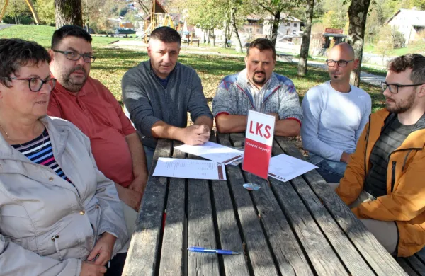 Župan Tomaž Vencelj s člani Liste KS, s katere jih bo šest v novem 
občinskem svetu.