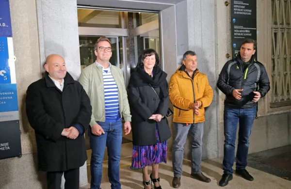 Glasovi po pošti so le za malenkost spremenili izid prvega kroga 
volitev v Novi Gorici.