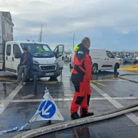 Postavljanje protipoplavne baraže v Piranu