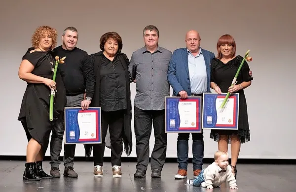 Priznanja za 50 let delovanja so prejeli podjetje  Šček transport, 
Frizerska in kozmetična hiša Mira in podjetje Avto Batič. 