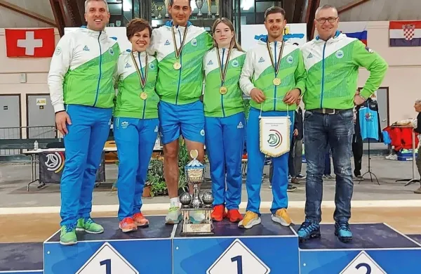 Slovenska balinarska reprezentanca v Saint Vulbasu.
