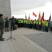 Prostovoljci iz vse Slovenije so oživljali Kras