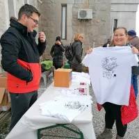 Prostovoljci iz vse Slovenije so oživljali Kras