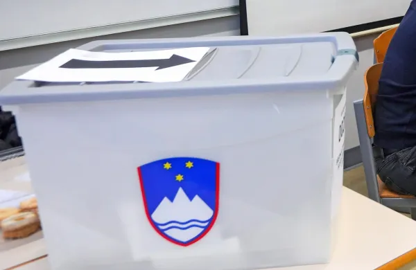 Do 19. ure zaznali eno morebitno kr&scaron;itev volilnega molka