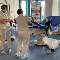 Poleg novih sob imajo v šempetrski porodnišnici  tudi nove 
porodne postelje.