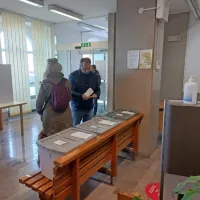 Volilci na referendumu podprli vse tri novele zakona