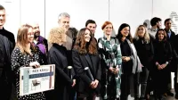 Nagrajencem je na sobotni slovesnosti med prvimi čestitala ministrica za kulturo Asta Vrečko (v sredini). 