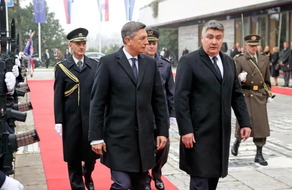 Današnji uradni obisk na Hrvaškem je Pahorjev drugi uradni obisk 
na Hrvaškem in obenem zadnji uradni obisk v tujini v njegovem 
predsedniškem mandatu.