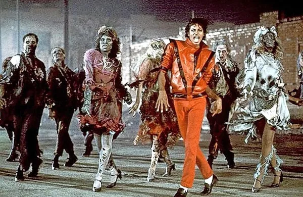 V videospotu za pesem Thriller se Michael Jackson  spremeni v 
volkodlaka in iz grobov obudi mrtve. 