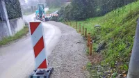    Inšpekcija je ustavila urejanje vodovoda v delu Oševljeka, ker občina za to nima  potrebnih papirjev.  