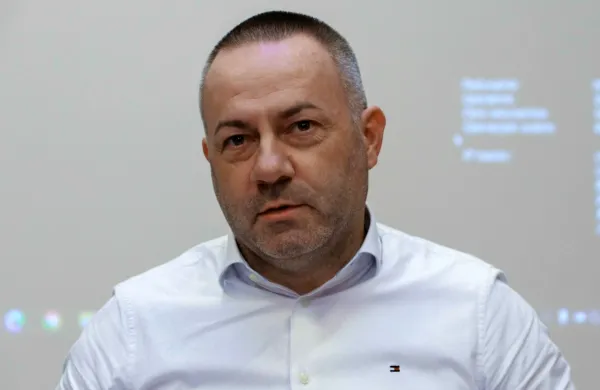 Na komisiji za preprečevanje korupcije so   prejeli prijavo v zvezi z 
domnevnim izvrševanjem pritiskov ministra za zdravje Danijela 
Bešiča Loredana na sindikat zdravnikov in zobozdravnikov Fides.
