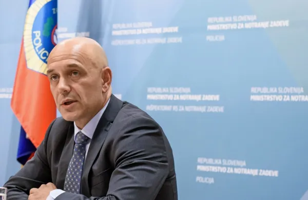 Lindav ostaja v. d. generalnega direktorja policije