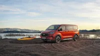 

Sredi prihodnjega leta Ford na evropske ceste pošilja prve 
primerke prenovljenega tournea custom.