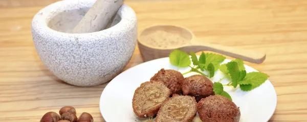 Ocvrtki z lešnikovim oljem in lešnikovo moko