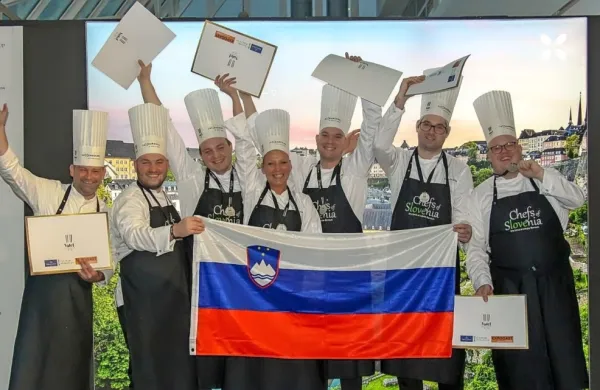 Med člani slovenske kuharske reprezentance sta tudi dva mojstra  iz portoroških  hotelov LifeClass - slaščičarka Meta Kocjančič in kuhar Blaž 
Vodopivec.