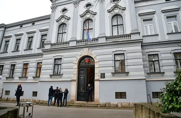 Bomba je domnevno podtaknjena tudi na sodišču v Puli.