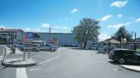 Potem ko se je gradnja  zaradi podražitve projekta  zamaknila, naj 
bi prihodnje leto vendarle začeli z urejanjem Mestnega trga na 
Kozini.