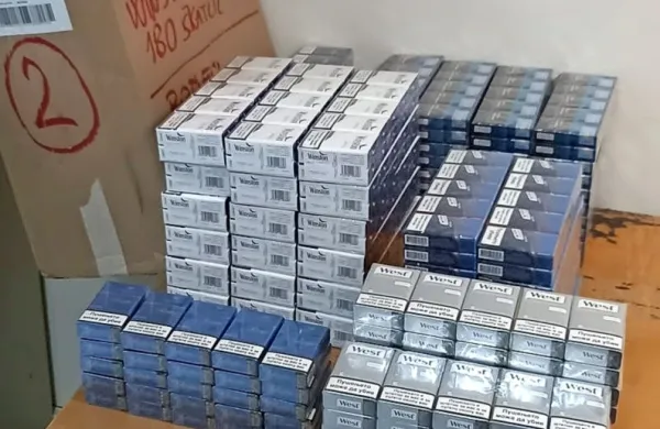 Policisti so na kraju  zasegli skupno 17.465 škatlic cigaret  različnih 
znamk.