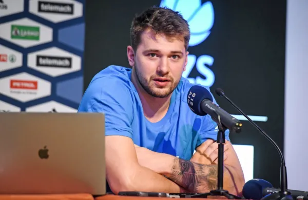 Trojni dvojček Luke Dončića za tesno zmago Dallasa