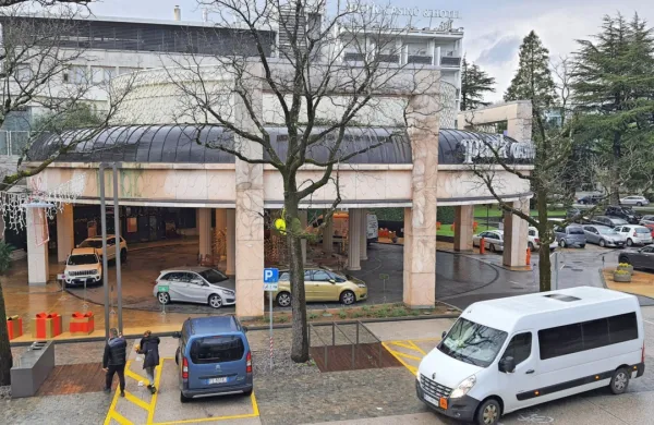 V sredo so se na prvem srečanju sestali člani pogajalskih skupin 
vodstva Hita in Sindikata igralniških delavcev Slovenije v Hitu