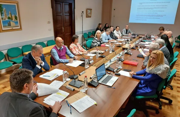 Milan Turk (levo) bo težje vladal, saj  s svojo listo nima večine in za zdaj še ne potrjenih zaveznikov. Prvi test bo razprava o OPN in predvsem 
zbirnem centru, ki ga želijo v SD in Gibanju Svoboda, ki imata skupaj devet svetnikov,  odstraniti z MMP. 