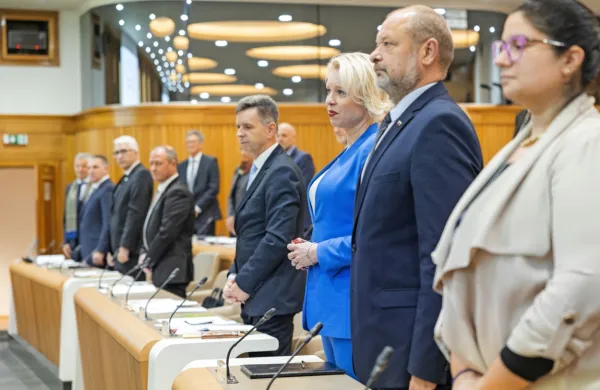 Na prvi seji se je danes sestal sedmi sklic državnega sveta.