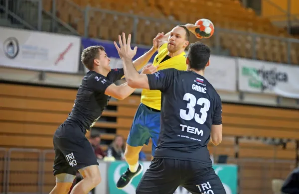 Koprčani so se od domačih gledalcev v koledarskem  letu 2022 
poslovili s porazom proti čvrstim Trebanjcem.