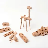 Konstrukta rešuje tudi problem varnosti, saj tako sestavni deli kot 
igrača sama kot celota, nimajo nikakršnih ostrih robov.