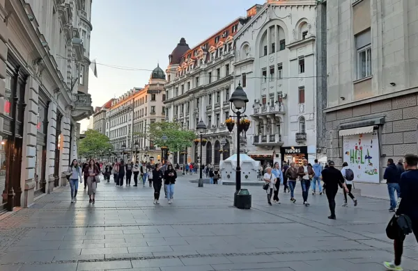  Projekt predvideva več kot tisoč kamer na 800 lokacijah v 
Beogradu, nekatere od njih pa so že namestili.