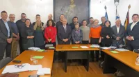 Občinski svet ima le sedem (od 21) novih svetnikov, a je že ustanovna seja nakazala, da bo premlevanje 
zagat v njem bolj živahno kot je bilo doslej. 