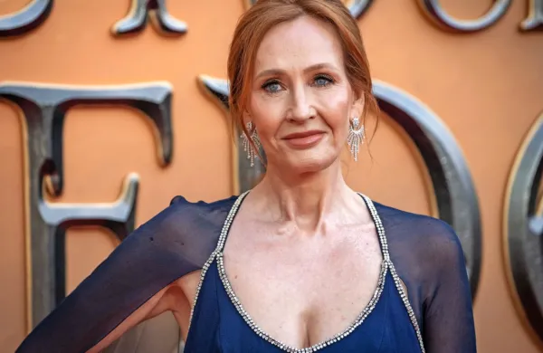 Joanne Rowling bo ženskam iz območja Edinburgha, ki so 
doživele spolno nasilje namenila brezplačno pomoč.