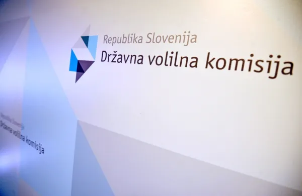 Državna volilna komisija je sprejela poročila o izidih referendumskega glasovanja, na katerem so zakoni o RTVS, o vladi in o 
dolgotrajni oskrbi dobili večinsko podporo volilcev.