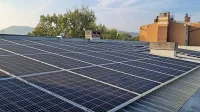 Sončna elektrarna na strehi zdravstvenega doma bo letno proizvedla  90 megavatnih ur električne energije in tako pomagala 
ohraniti 1000 dreves.