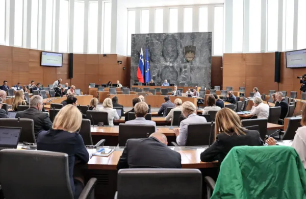 Državni zbor sprejel zakon o pomoči gospodarstvu v energetski krizi