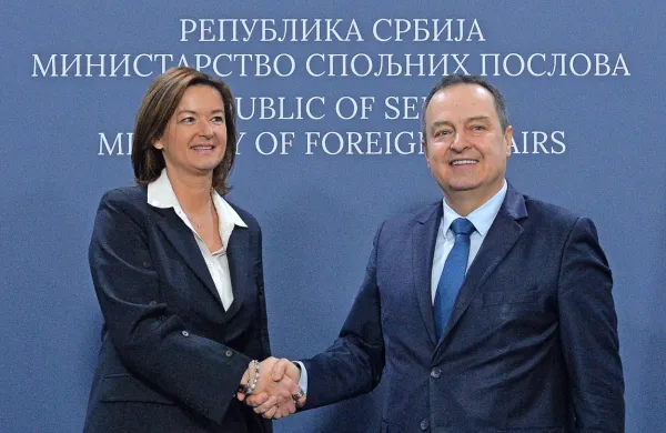 Slovenska zunanja ministrica se je srečala tudi s srbskim kolegom 
Ivico Dačićem.